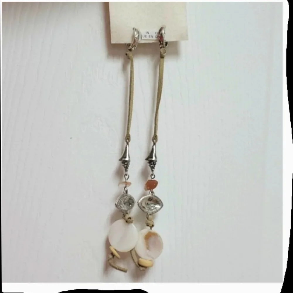 Free People “Treasure Dangles” – Mother of Pearl – Boho Luxe Earrings – Like New